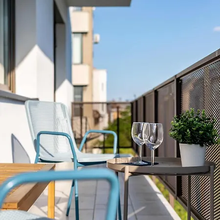 - Balcony - Style Comfort شقة *